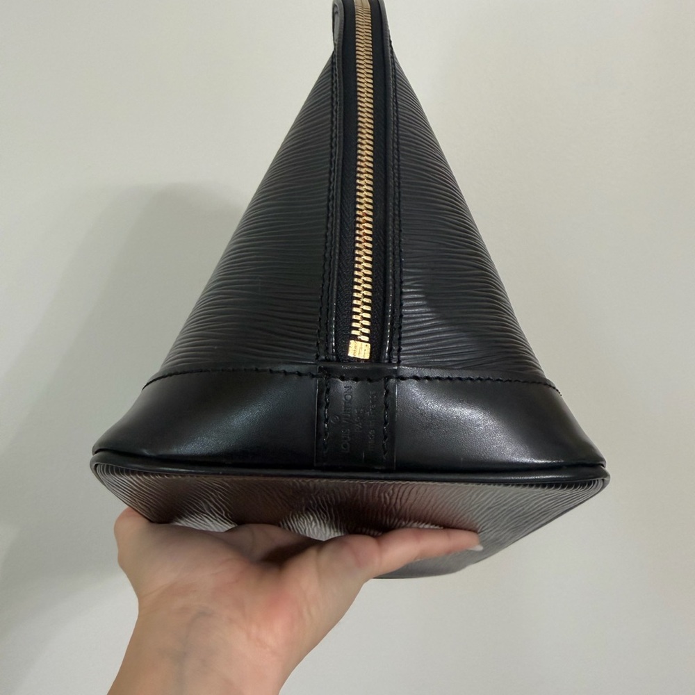 LOUIS VUITTON ALMA MM EPI LEATHER - Picture 12 of 16